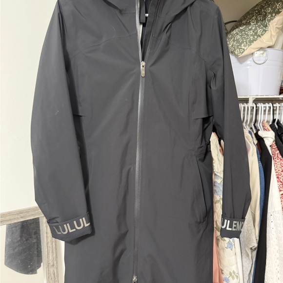 lululemon rain jacket - Picture 5 of 5